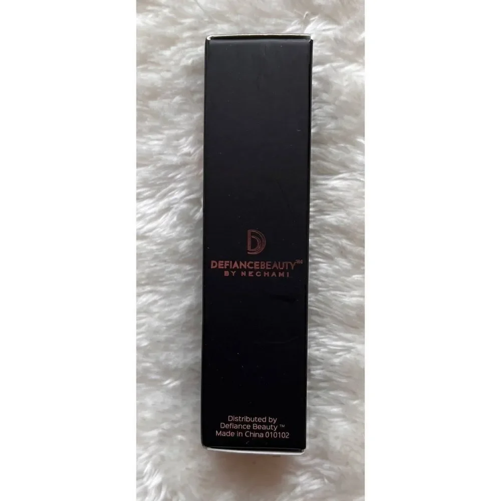 NIB DEFIANCE BEAUTY by Nechami Luminous Liquid Lipstick in Iconic, 4.3 ml